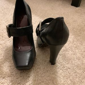 Jessica Simpson heels!